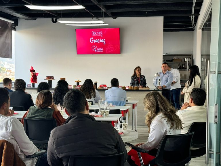 Participantes en capacitación sobre innovación gastronómica