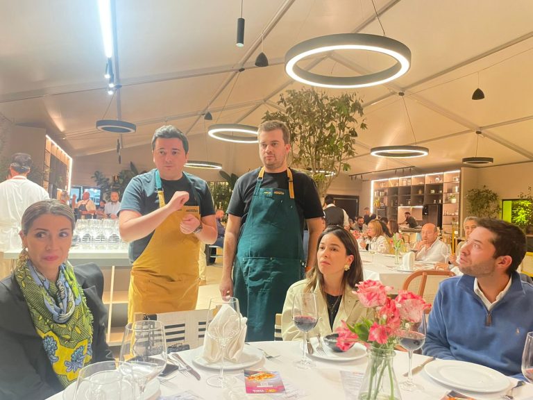 Sesión informativa sobre normativas sanitarias para restaurantes